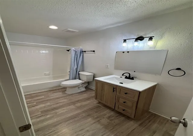 Photo 3 of Condo for sale at 3602 Ocee St, Houston, TX 77063 | MLS# 90440340 | Listing updated on 2026-09-24