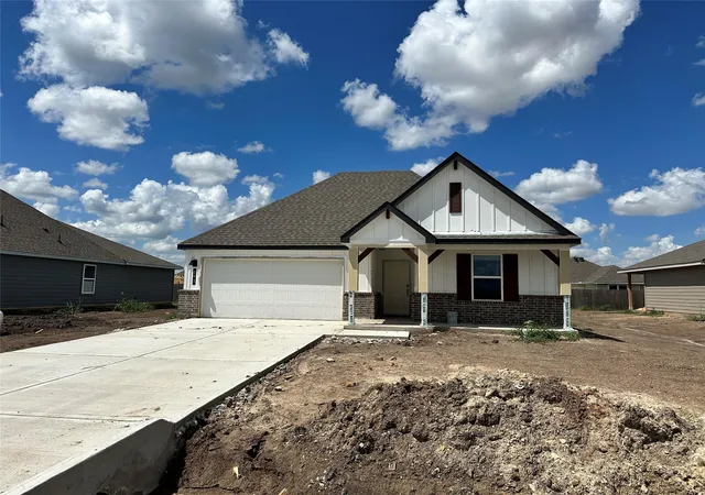 Photo 1 of Single family home for sale at 293 Combine Rd, Snook, TX 77878 | MLS# 88903285 | Listing updated on 2026-09-17