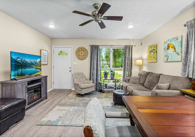 Photo 4 of Single family home for sale at 1220 Bluebird Ave, Livingston, TX 77351 | MLS# 58376283 | Listing updated on 2026-09-17