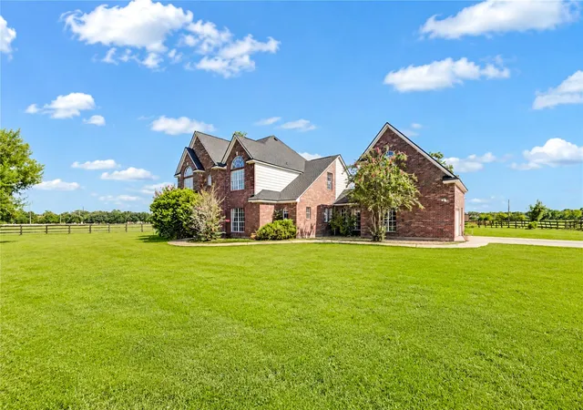 Photo 3 of Single family home for sale at 3235 Blue Grass Dr, Richmond, TX 77406 | MLS# 32092395 | Listing updated on 2026-09-08