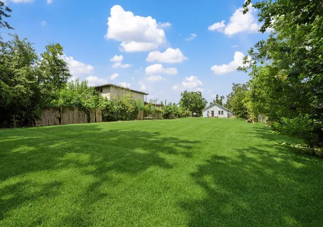Photo 4 of Single family home for sale at 3822 Wipprecht St, Houston, TX 77026 | MLS# 61352277 | Listing updated on 2026-09-02