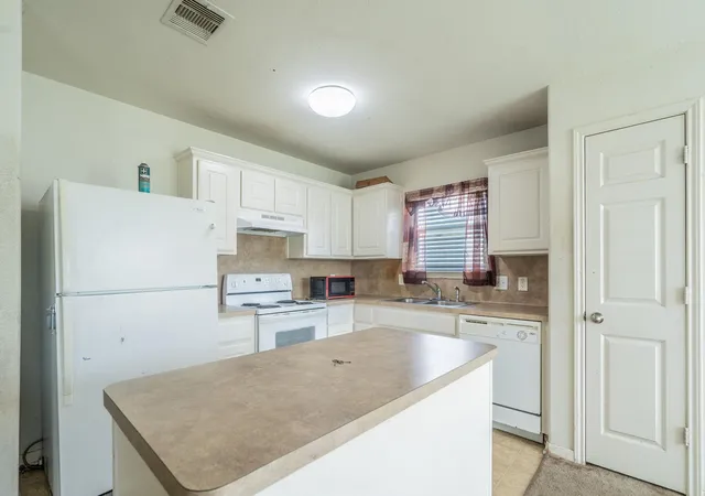 Photo 4 of Single family home for sale at 7122 Timber Moss Ln, Richmond, TX 77469 | MLS# 79788372 | Listing updated on 2026-10-07