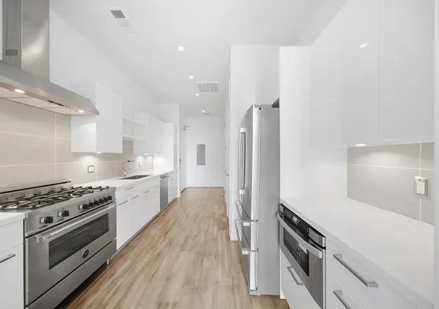 Photo 3 of Condo for sale at 1211 Caroline St #1302, Houston, TX 77002 | MLS# 17431861 | Listing updated on 2026-09-20