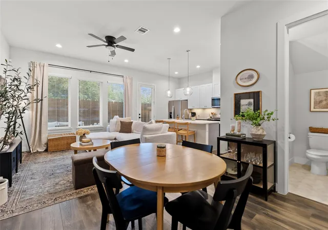 Photo 3 of Sale Pending at 5708 White Magnolia St, Houston, TX 77091 | MLS# 12829113 | Listing updated on 2026-10-07