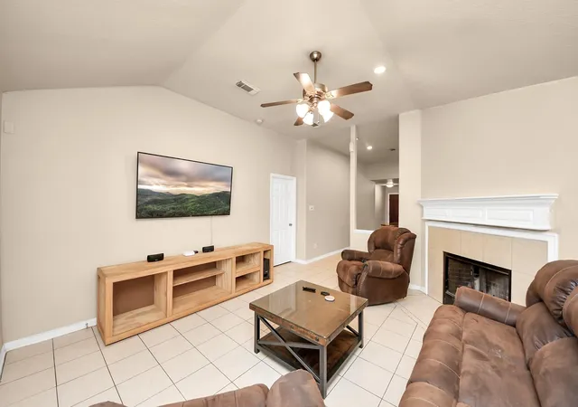 Photo 4 of Single family home for sale at 17918 Carroll Pl Ln, Richmond, TX 77407 | MLS# 74433764 | Listing updated on 2026-09-21