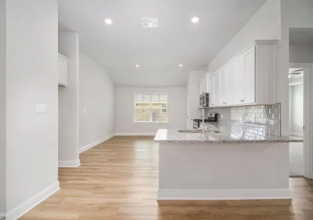 Photo 4 of Single family home for sale at 40251 Spyglass Hl Dr, Cleveland, TX 77327 | MLS# 10893606 | Listing updated on 2026-09-11