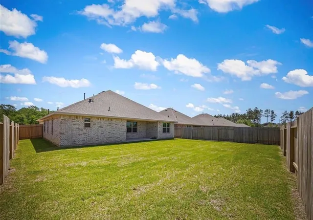 Photo 9 of Single family home for sale at 40251 Spyglass Hl Dr, Cleveland, TX 77327 | MLS# 10893606 | Listing updated on 2026-09-11