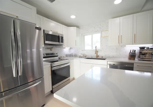 Photo 4 of Single family home for sale at 12519 Woodlake St, Pinehurst, TX 77362 | MLS# 88459752 | Listing updated on 2026-10-06
