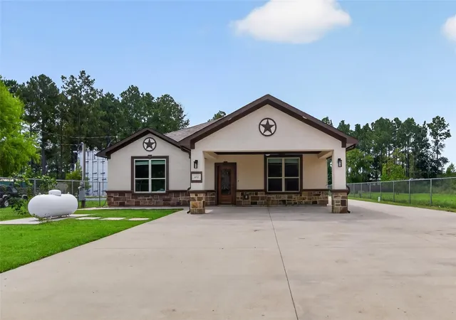 Photo 2 of Single family home for sale at 432 County Rd 3479a, Cleveland, TX 77327 | MLS# 72548343 | Listing updated on 2026-09-24
