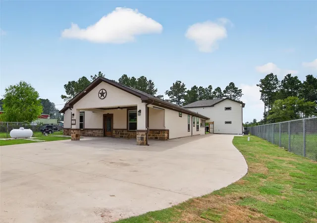 Photo 3 of Single family home for sale at 432 County Rd 3479a, Cleveland, TX 77327 | MLS# 72548343 | Listing updated on 2026-09-24