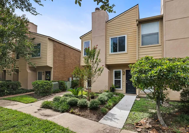 Photo 32 of Townhouse for sale at 1500 Sandy Springs Rd #22, Houston, TX 77042 | MLS# 10602554 | Listing updated on 2026-10-08