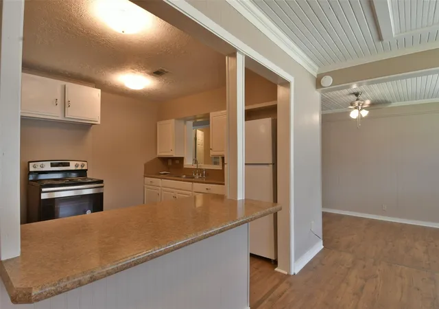 Photo 4 of Single family home for sale at 1506 Wyandotte Ln, Brenham, TX 77833 | MLS# 98441065 | Listing updated on 2026-09-16