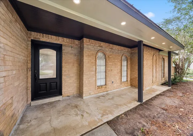 Photo 2 of Sale Pending at 27269 E Lana Ln, Conroe, TX 77385 | MLS# 53994561 | Listing updated on 2026-09-14