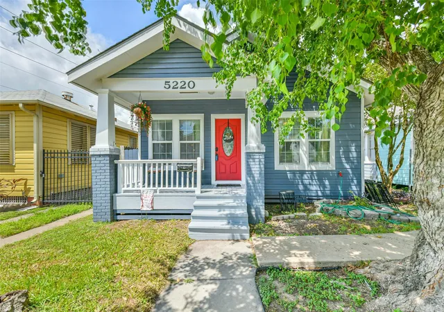 Photo 1 of Single family home for sale at 5220 Ave P 1/2, Galveston, TX 77551 | MLS# 62498072 | Listing updated on 2026-09-14