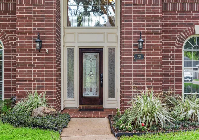 Photo 4 of Single family home for sale at 23 Saint Simons Ct, Sugar Land, TX 77479 | MLS# 9287257 | Listing updated on 2026-10-10