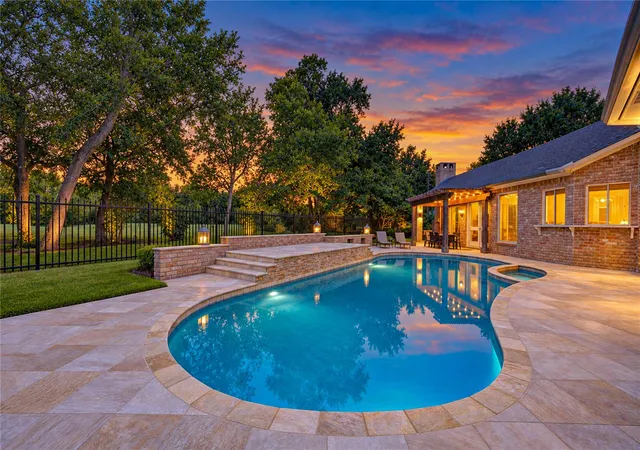 Photo 2 of Sale Pending at 814 Spear Point Cvs, Houston, TX 77079 | MLS# 51093161 | Listing updated on 2026-09-16