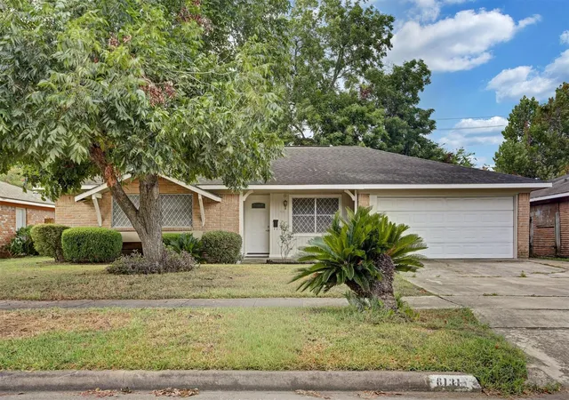 Photo 1 of Sale Pending at 6131 Tiffany Dr, Houston, TX 77085 | MLS# 44391397 | Listing updated on 2026-10-09