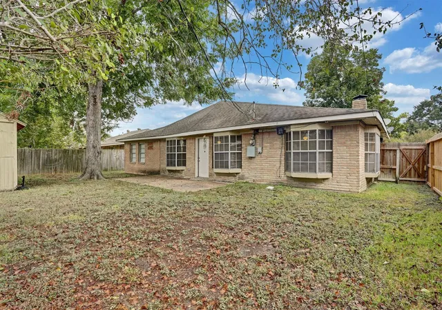 Photo 3 of Sale Pending at 6131 Tiffany Dr, Houston, TX 77085 | MLS# 44391397 | Listing updated on 2026-10-09