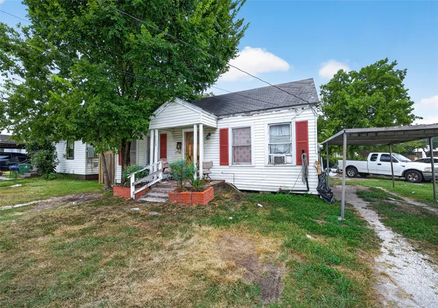 Photo 2 of Single family home for sale at 7009 Myrtle St, Houston, TX 77087 | MLS# 58762541 | Listing updated on 2026-09-11