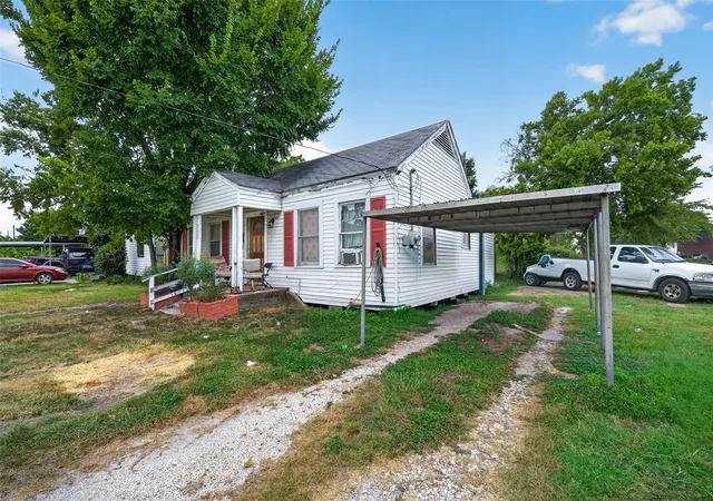 Photo 3 of Single family home for sale at 7009 Myrtle St, Houston, TX 77087 | MLS# 58762541 | Listing updated on 2026-09-11