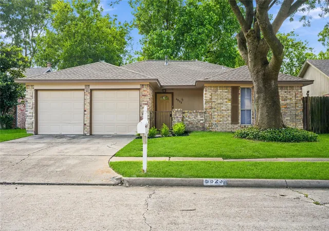 Photo 1 of Single family home for sale at 6523 La Violetta Dr, Houston, TX 77083 | MLS# 85117193 | Listing updated on 2026-09-19