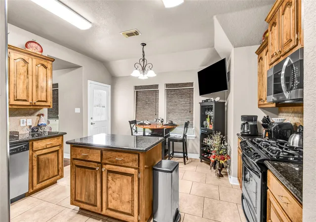 Photo 3 of Single family home for sale at 210 Madison Ave, Clute, TX 77531 | MLS# 37016309 | Listing updated on 2026-09-13