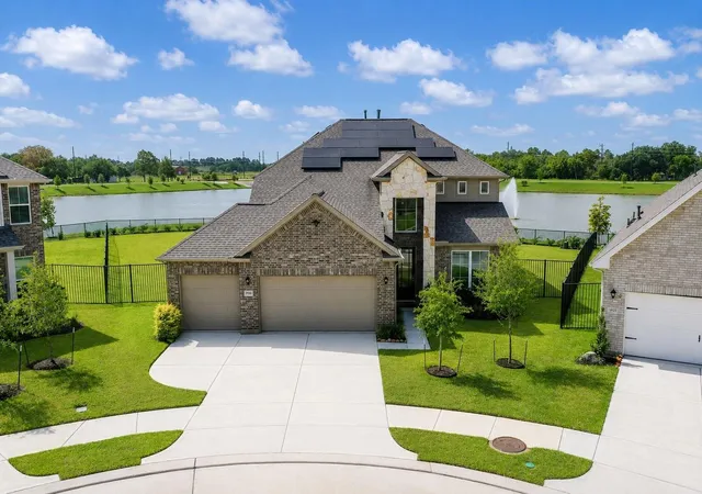 Photo 1 of Single family home for sale at 1926 Temple Grv Dr, Rosharon, TX 77583 | MLS# 16203710 | Listing updated on 2026-09-05