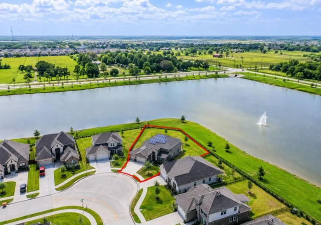 Photo 2 of Single family home for sale at 1926 Temple Grv Dr, Rosharon, TX 77583 | MLS# 16203710 | Listing updated on 2026-09-05