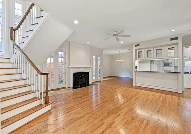 Photo 3 of Single family home for sale at 1924 South Blvd #C, Houston, TX 77098 | MLS# 50876023 | Listing updated on 2026-10-07