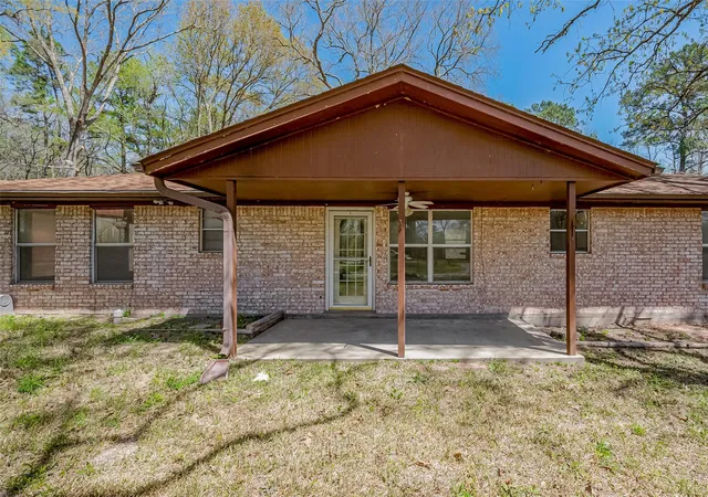 Photo 2 of Single family home for sale at 14 Veronica Ln, Huntsville, TX 77340 | MLS# 92796335 | Listing updated on 2026-09-01