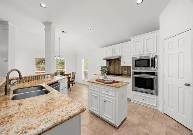 Photo 4 of Single family home for sale at 4302 Toledo Bnd Dr, Richmond, TX 77406 | MLS# 9802620 | Listing updated on 2026-09-12
