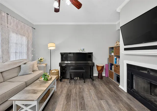 Listing Photo 4 - Condo for sale in building located at 2121 El Paseo St, Houston, TX 77054 - Unit #1703