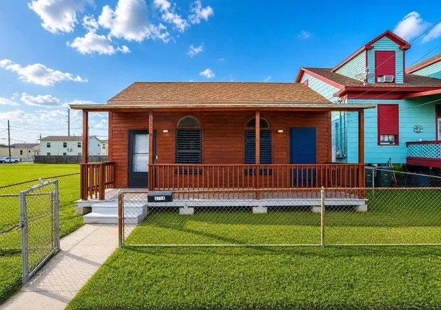 Photo 2 of Single family home for sale at 3714 Ball, Galveston, TX 77550 | MLS# 2919843 | Listing updated on 2026-10-10