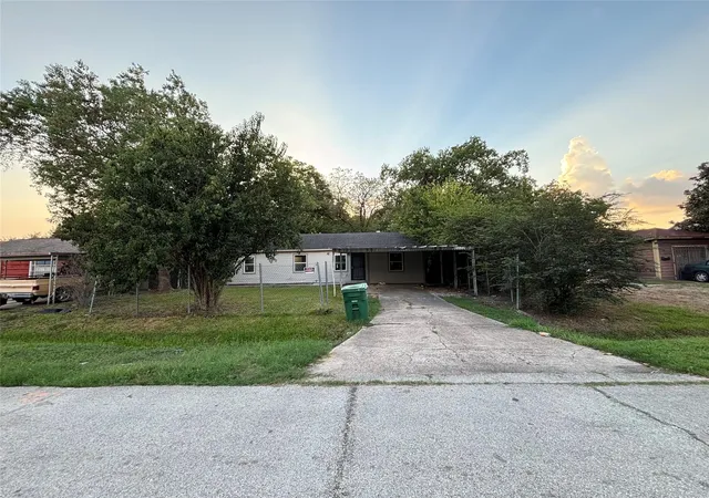 Photo 2 of Single family home for sale at 10010 Cathedral Dr, Houston, TX 77051 | MLS# 66207204 | Listing updated on 2026-09-24