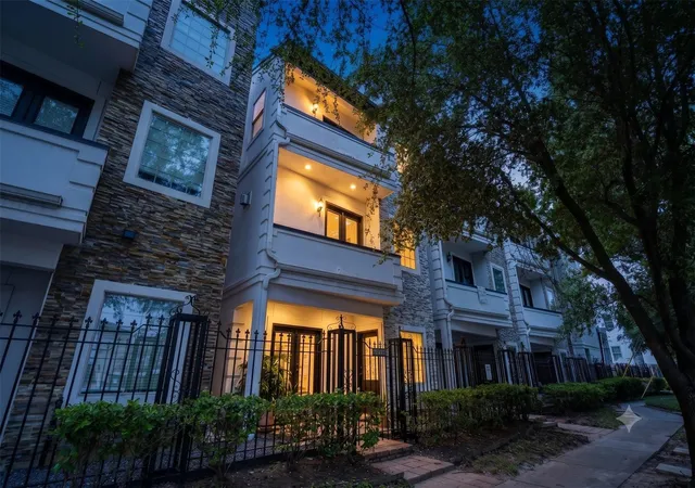 Single family home for sale at 1525 Rosewood St, Houston, TX 77004 | MLS# 73476902