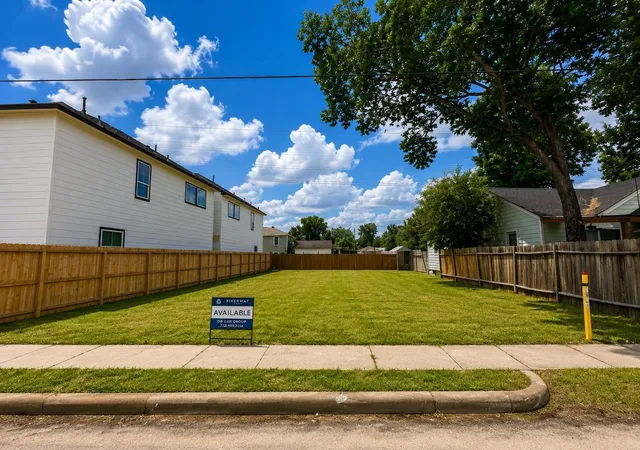 Photo 2 of Land for sale at 2805 Elysian St, Houston, TX 77009 | MLS# 37543514 | Listing updated on 2026-09-13