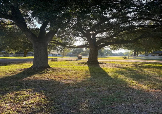 Photo 2 of Single family home for sale at 1006 Lee Rd, Columbus, TX 78934 | MLS# 65652924 | Listing updated on 2026-09-07