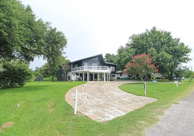 Photo 3 of Single family home for sale at 278 Bay Haven Blvd, Livingston, TX 77352 | MLS# 18683620 | Listing updated on 2026-10-09