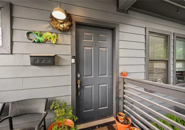 Photo 4 of Multi family home for sale at 1619 Dumble St, Houston, TX 77023 | MLS# 25470454 | Listing updated on 2026-09-11