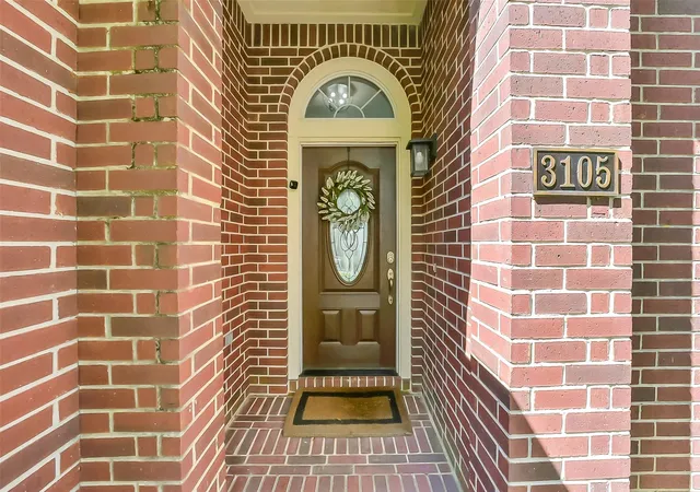 Photo 3 of Sale Pending at 3105 Red Maple Dr, Friendswood, TX 77546 | MLS# 41185841 | Listing updated on 2026-09-18