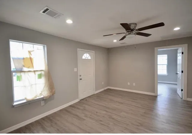 Photo 2 of Single family home for sale at 5238 Carmen St, Houston, TX 77033 | MLS# 49203901 | Listing updated on 2026-09-18
