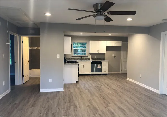 Photo 3 of Single family home for sale at 5238 Carmen St, Houston, TX 77033 | MLS# 49203901 | Listing updated on 2026-09-18