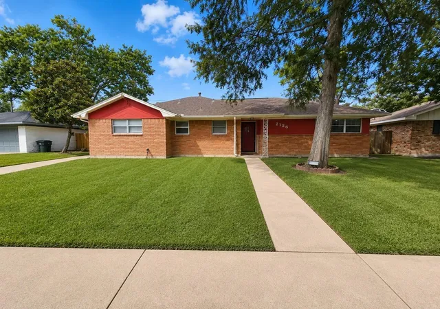 Photo 1 of Single family home for sale at 2126 Possum Crk Rd, Houston, TX 77017 | MLS# 84626402 | Listing updated on 2026-10-06