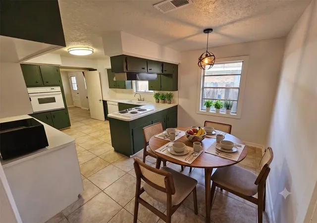 Photo 3 of Single family home for sale at 2126 Possum Crk Rd, Houston, TX 77017 | MLS# 84626402 | Listing updated on 2026-10-06