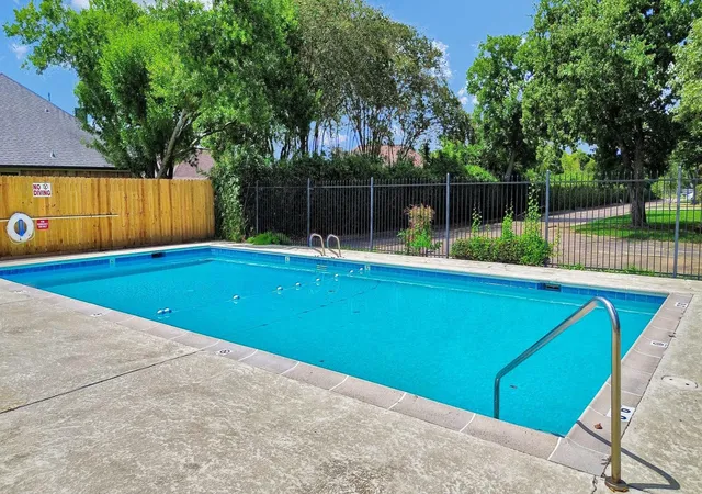 Photo 4 of Townhouse for sale at 55 Chervil Comn, Lake Jackson, TX 77566 | MLS# 57445170 | Listing updated on 2026-09-10