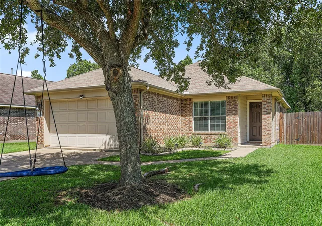 Photo 2 of Single family home for sale at 9210 Creekside Dr, Hitchcock, TX 77563 | MLS# 22892200 | Listing updated on 2026-09-18