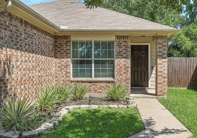 Photo 3 of Single family home for sale at 9210 Creekside Dr, Hitchcock, TX 77563 | MLS# 22892200 | Listing updated on 2026-09-18