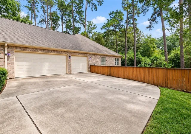 Photo 3 of Sale Pending at 15690 Corinthian Way, Willis, TX 77318 | MLS# 14132923 | Listing updated on 2026-10-02