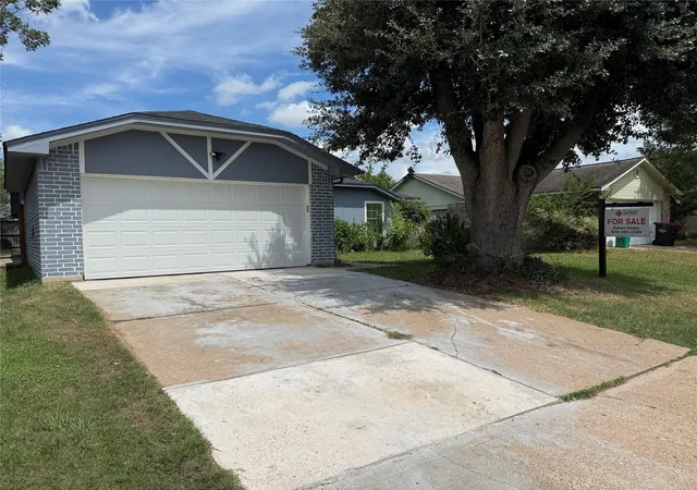 Single family home for sale at 16718 Sinaloa Dr, Houston, TX 77083 | MLS# 40653977