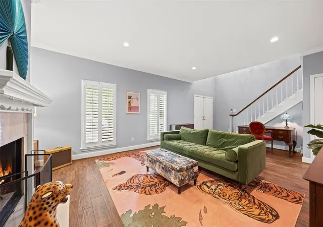 Photo 4 of Townhouse for sale at 7516 Olympia Dr, Houston, TX 77063 | MLS# 74164528 | Listing updated on 2026-09-19